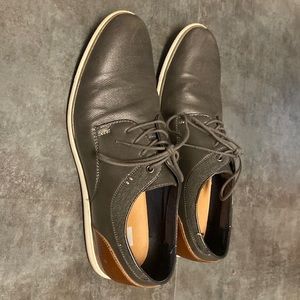 Minimally worn R2 Men’s dress shoes size 12